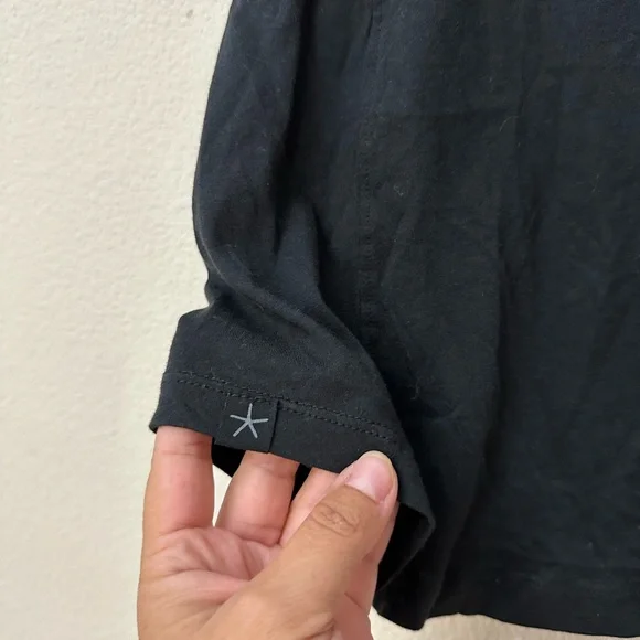 Barefoot Dreams Malibu Collection Tshirt - Picture 5 of 5